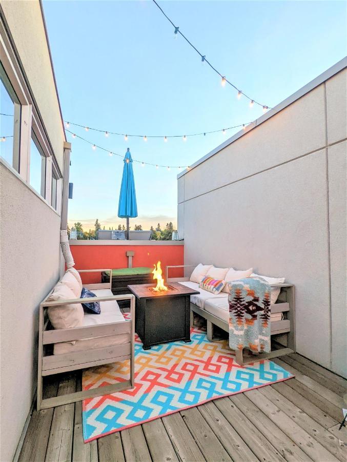Monki Di Executive Suites - Glas - Luxury Inner City Home 3 Min To Downtown W Private Rooftop Patio Fireplace YYC Exterior foto