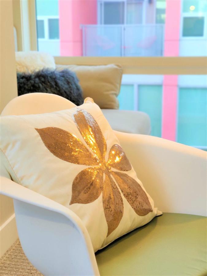 Monki Di Executive Suites - Glas - Luxury Inner City Home 3 Min To Downtown W Private Rooftop Patio Fireplace YYC Exterior foto