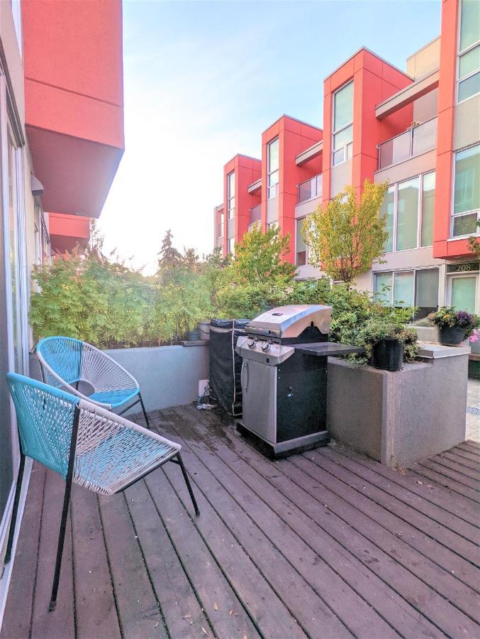 Monki Di Executive Suites - Glas - Luxury Inner City Home 3 Min To Downtown W Private Rooftop Patio Fireplace YYC Exterior foto