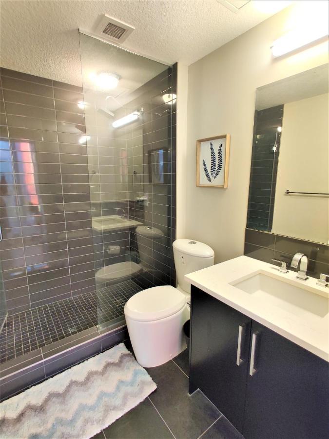Monki Di Executive Suites - Glas - Luxury Inner City Home 3 Min To Downtown W Private Rooftop Patio Fireplace YYC Exterior foto